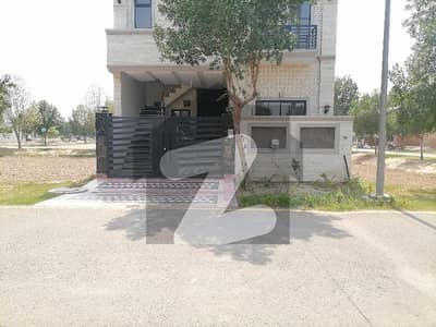 سمندری روڈ فیصل آباد میں 3 کمروں کا 5 مرلہ مکان 1.58 کروڑ میں برائے فروخت۔