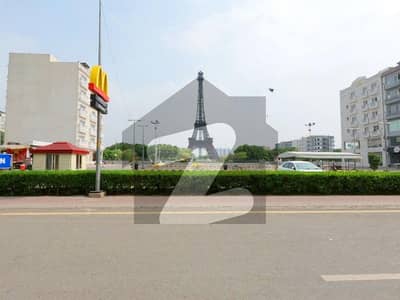 Residential Plot For Grabs In 10 Marla Lahore