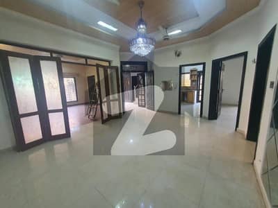ڈی ایچ اے فیز 8 سابقہ ایئر ایوینیو ڈی ایچ اے فیز 8,ڈی ایچ اے ڈیفینس,لاہور میں 3 کمروں کا 11 مرلہ مکان 1.5 لاکھ میں کرایہ پر دستیاب ہے۔