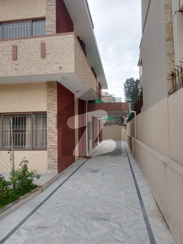 House For Rent In F-8 With Lawn