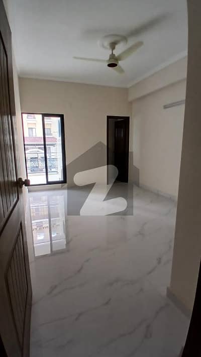 جی ۔ 11 اسلام آباد میں 2 کمروں کا 7 مرلہ فلیٹ 4.05 کروڑ میں برائے فروخت۔