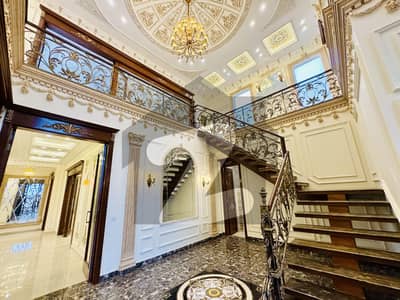 لیک سٹی میڈوز لاہور میں 5 کمروں کا 1 کنال مکان 8.25 کروڑ میں برائے فروخت۔