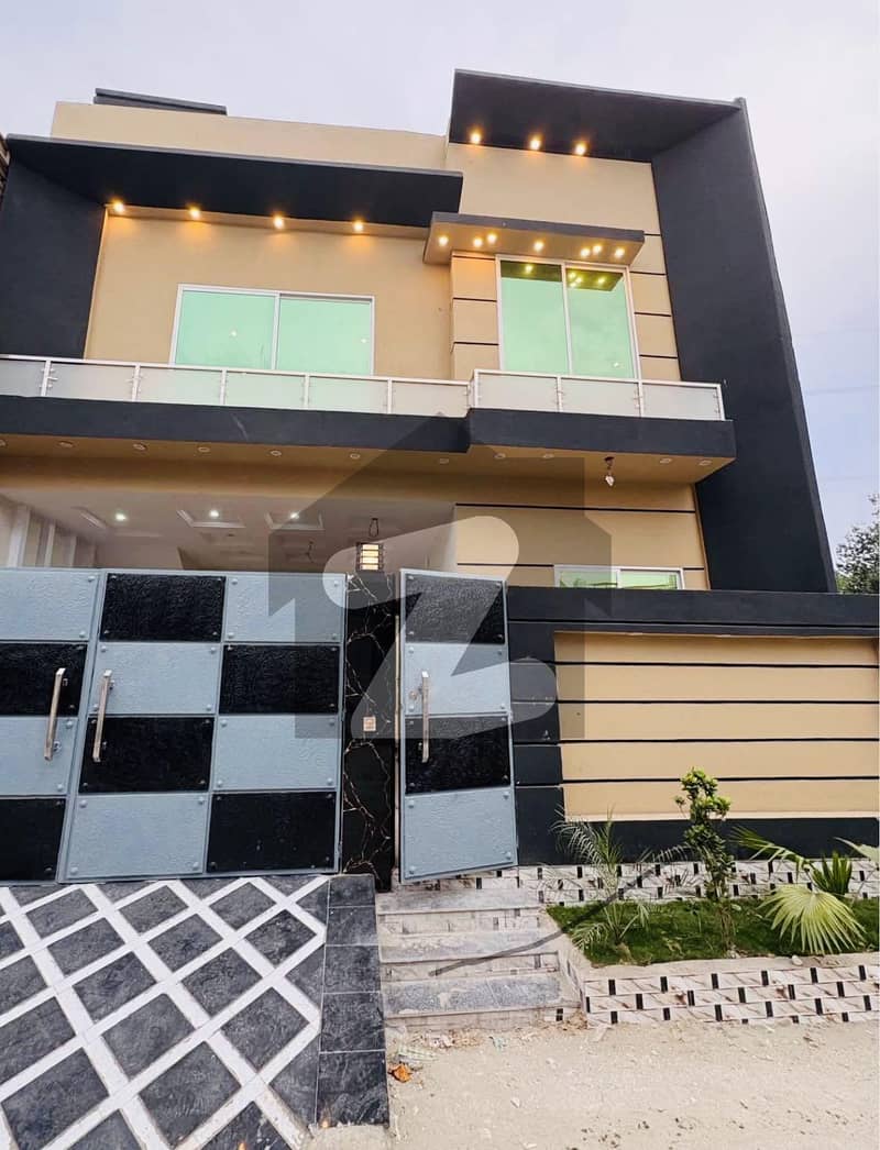 7 Marla Prime Location House Available For Sale 7 Marla Prime Location House Available For Sale