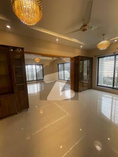 1 Kanal full House Available For Rent