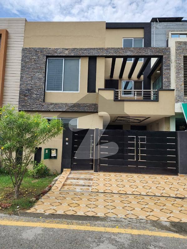 5 MARLA OLD HOUSE FOR SALE 5 MARLA OLD HOUSE FOR SALE