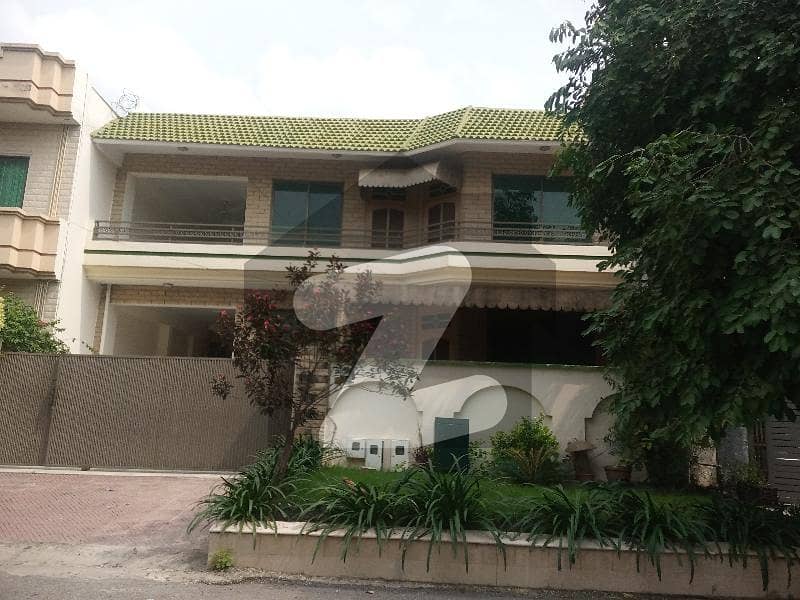 I-8 Near Kachnar Park Upper Portion For Rent. I-8 Near Kachnar Park Upper Portion For Rent.
