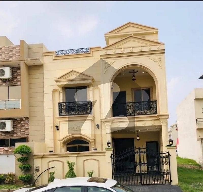 سٹی ہاؤسنگ سکیم جہلم میں 4 کمروں کا 5 مرلہ مکان 1.75 کروڑ میں برائے فروخت۔