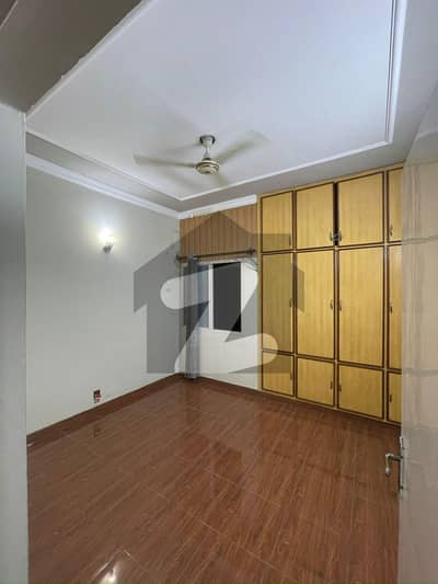 Fully renovated flat for rent in G-11/4 E type 2 nd floor