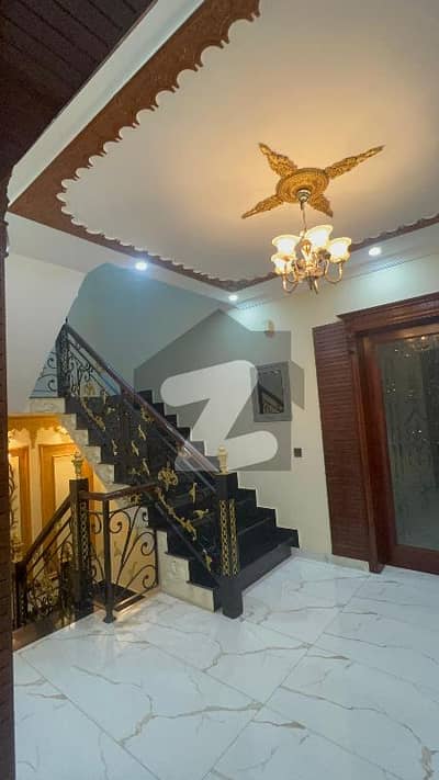 کینال گارڈن ۔ بلاک اے کینال گارڈن,لاہور میں 6 کمروں کا 1 کنال مکان 5.25 کروڑ میں برائے فروخت۔