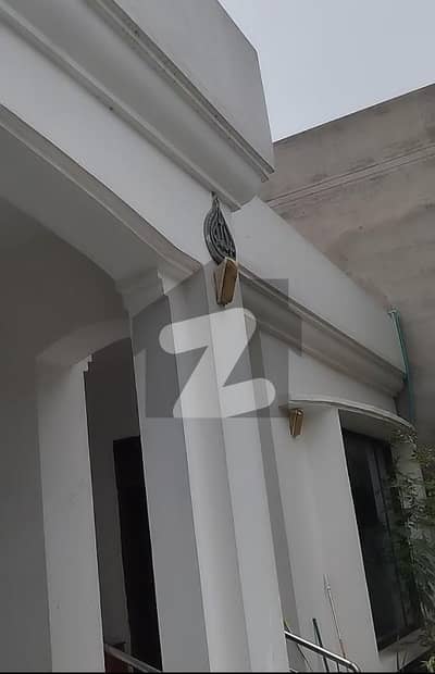پبلک ہیلتھ سوسائٹی - بلاک اے پبلک ہیلتھ سوسائٹی,لاہور میں 3 کمروں کا 18 مرلہ مکان 3.1 کروڑ میں برائے فروخت۔