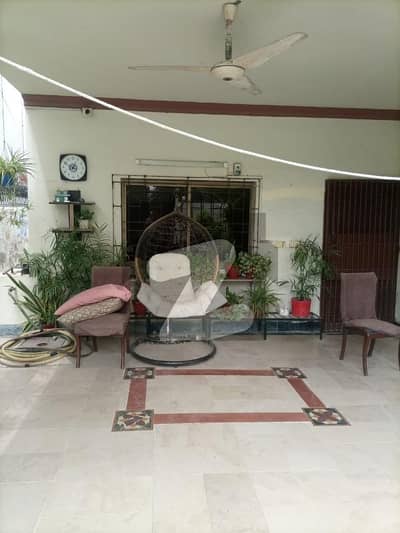 600 sq yards independent commercial space available