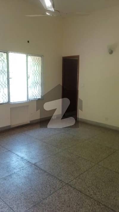 26 Marla House Available For Rent In Cavalry Ground.