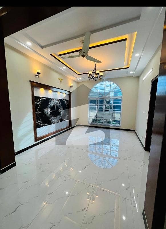 10 Marla Luxurious Tile Flooring House Available In G-13 10 Marla Luxurious Tile Flooring House Available In G-13