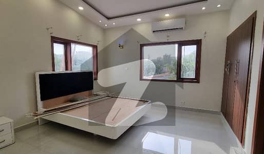 ڈی ایچ اے فیز 5 ڈی ایچ اے ڈیفینس,کراچی میں 4 کمروں کا 2 کنال مکان 8.0 لاکھ میں کرایہ پر دستیاب ہے۔