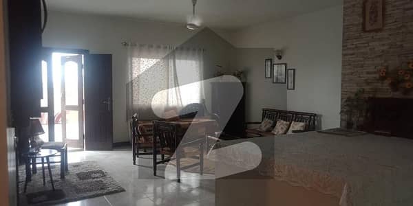 کلفٹن ۔ بلاک 2 کلفٹن,کراچی میں 1 کنال پینٹ ہاؤس 6.5 کروڑ میں برائے فروخت۔