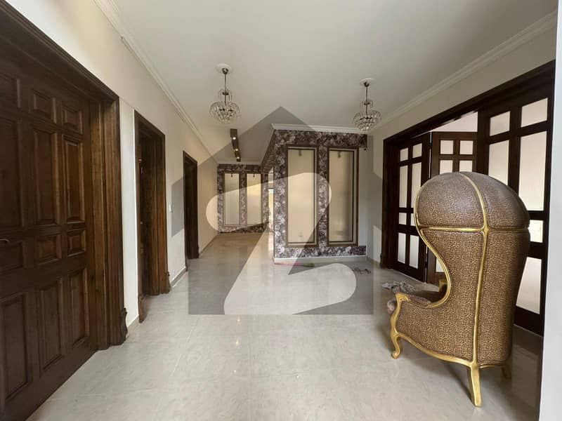 Luxury Triple Storey House Available For Rent