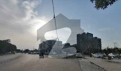ازمیر ٹاؤن ۔ بلاک ایچ ازمیر ٹاؤن,لاہور میں 2 کنال رہائشی پلاٹ 9.0 کروڑ میں برائے فروخت۔