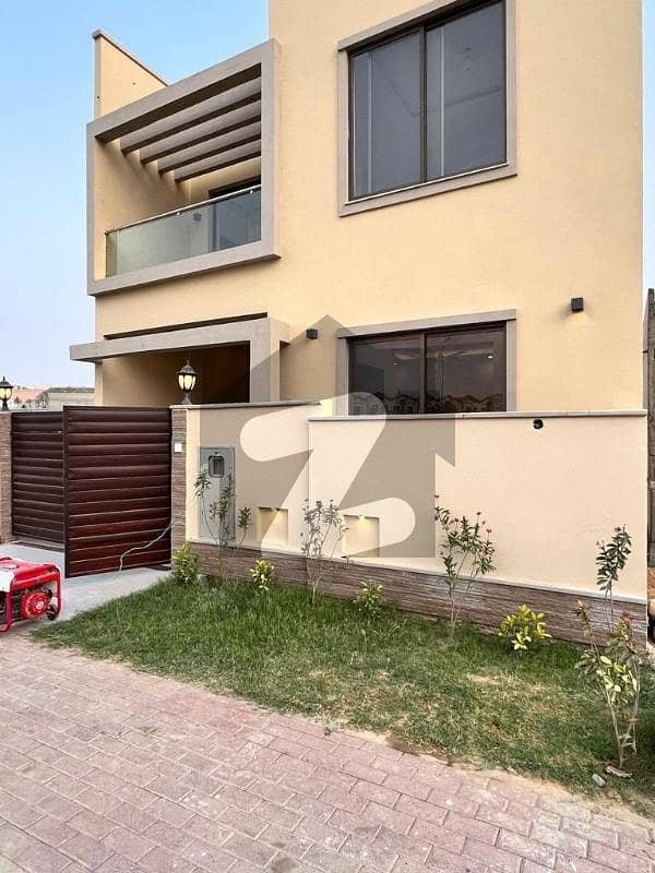 125sq yd Luxury Villa in Ali Block. 3Bedrooms, Drawing, Dining & American Kitchen. 5mins drive from main gate of BTK.