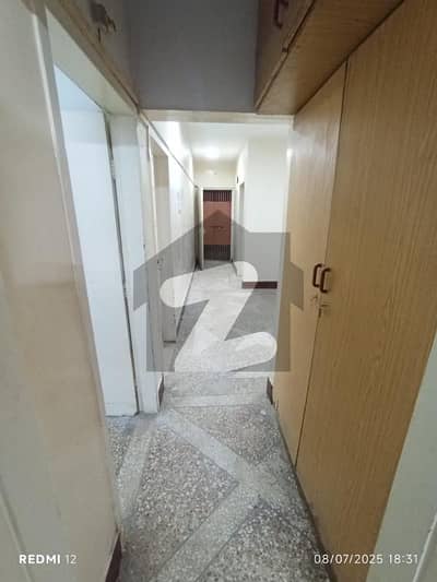 2 BED D/D FLAT FOR RENT IN BLOCK 13-B, GULSHAN