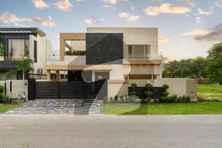 MOST BEAUTIFUL ONE KANAL LUXURIOUS BUNGALOW FOR SALE
