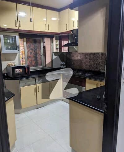 Prime Location 2650 Square Feet Flat Situated In PECHS For Sale