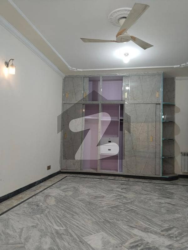 ای ۔ 11 اسلام آباد میں 10 کمروں کا 1 کنال مکان 6.5 لاکھ میں کرایہ پر دستیاب ہے۔ ای ۔ 11 اسلام آباد میں 10 کمروں کا 1 کنال مکان 6.5 لاکھ میں کرایہ پر دستیاب ہے۔