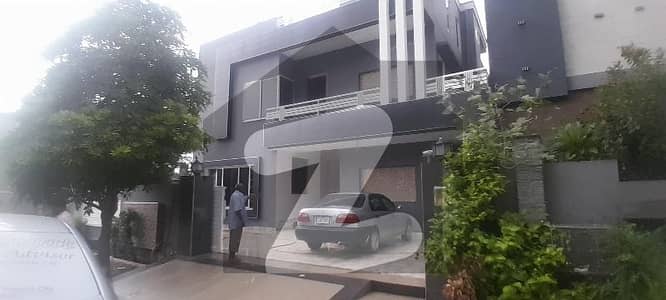 1 kanal Corner Brand new house For Sale Wapda City