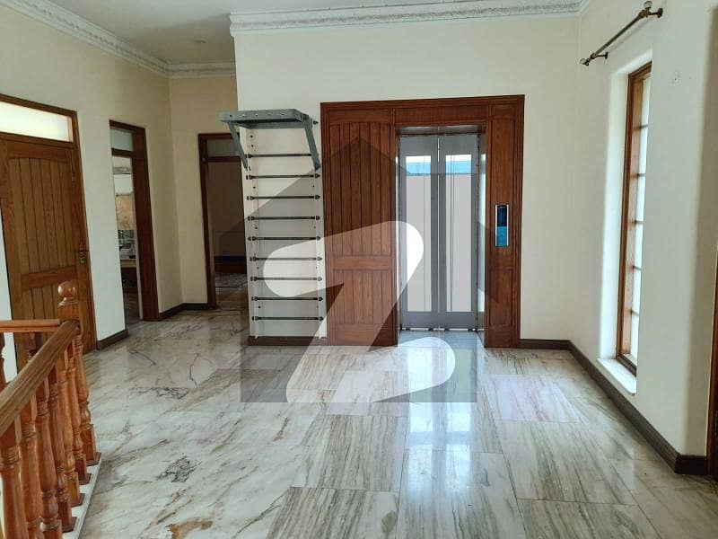 6 Kanal Beautiful House Available For Sale 6 Kanal Beautiful House Available For Sale
