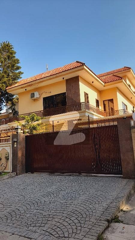 10-Bedroom fully furnished Spacious House For Rent In F-10 10-Bedroom fully furnished Spacious House For Rent In F-10
