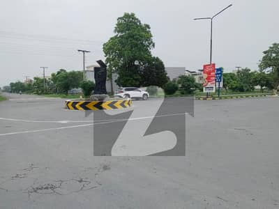 150ft ROAD 2 KANAL PLOT IS AVAILABLE FOR SALE.