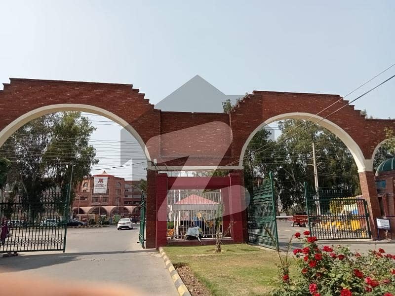 80ft ROAD 2 KANAL HOUSE AVAILABLE FOR SALE. 80ft ROAD 2 KANAL HOUSE AVAILABLE FOR SALE.