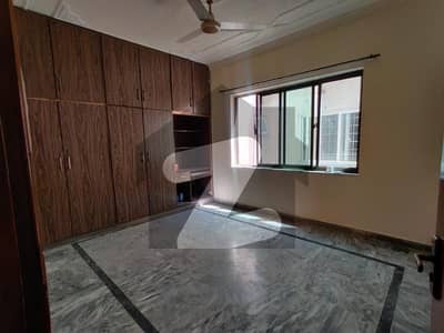 10 Marla Upper Portion In Green Avenue For Rent At Good Location