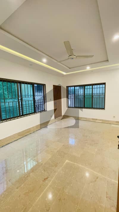 Beautiful New 3Bed Separate Gate Ground Portion Available For Ideal Location Front Open