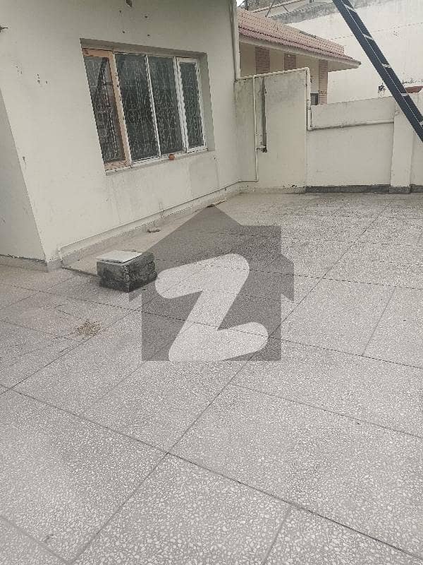 Upper Portion Available For Rent In G 9 Upper Portion Available For Rent In G 9