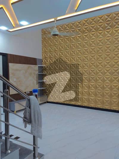 نیو شادمان کالونی گجرات میں 5 کمروں کا 7 مرلہ مکان 60.0 ہزار میں کرایہ پر دستیاب ہے۔