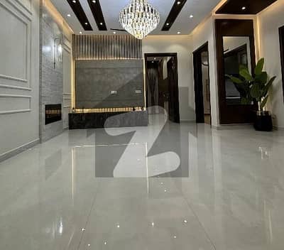 بحریہ ٹاؤن سیکٹر ای بحریہ ٹاؤن,لاہور میں 3 کمروں کا 5 مرلہ مکان 2.0 کروڑ میں برائے فروخت۔