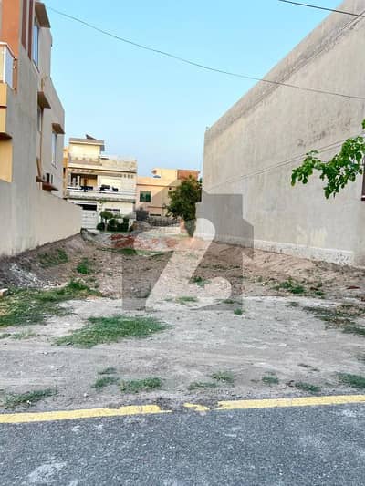 A Prime Location 5 Marla Residential Plot Is Up For Grabs In Park View City