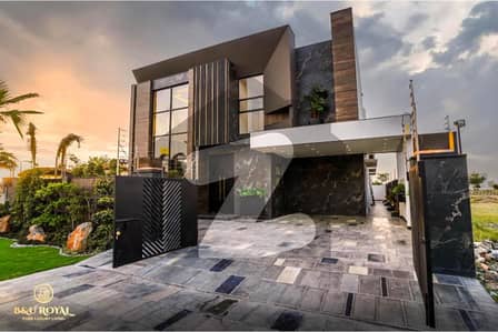 ڈی ایچ اے فیز 7 ڈیفنس (ڈی ایچ اے),لاہور میں 5 کمروں کا 1 کنال مکان 7.45 کروڑ میں برائے فروخت۔