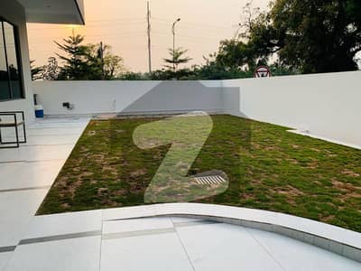 ایف ۔ 6 اسلام آباد میں 6 کمروں کا 1 کنال مکان 14.0 لاکھ میں کرایہ پر دستیاب ہے۔