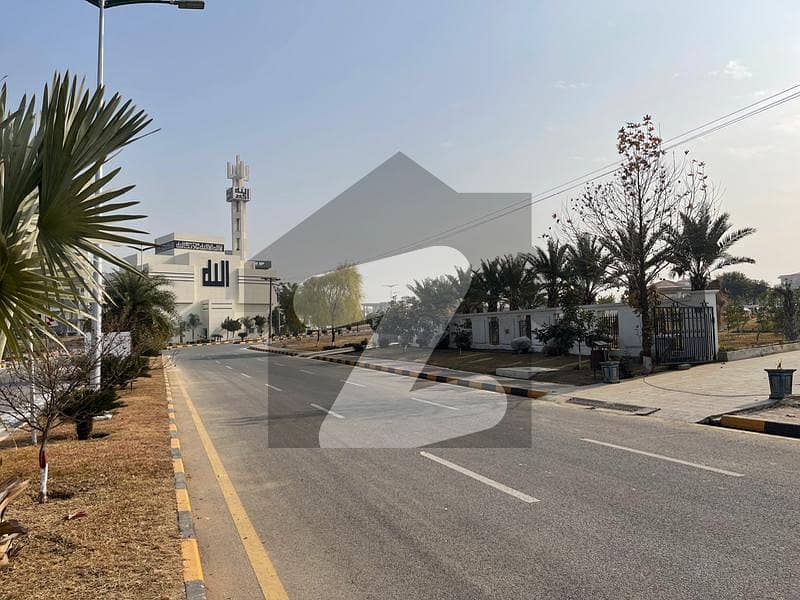 10 Marla Plot Available For sale