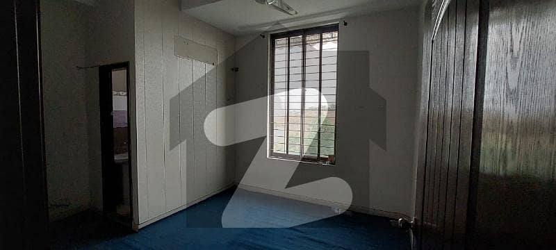 3 Bedroom Flat Available Facing Park 3 Bedroom Flat Available Facing Park