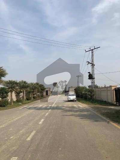 فارمرز فارمز 2 برکی روڈ,کینٹ,لاہور میں 6 کنال رہائشی پلاٹ 4.5 کروڑ میں برائے فروخت۔