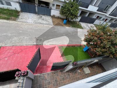 Prime Location 5 Marla House In  Airport Enclave