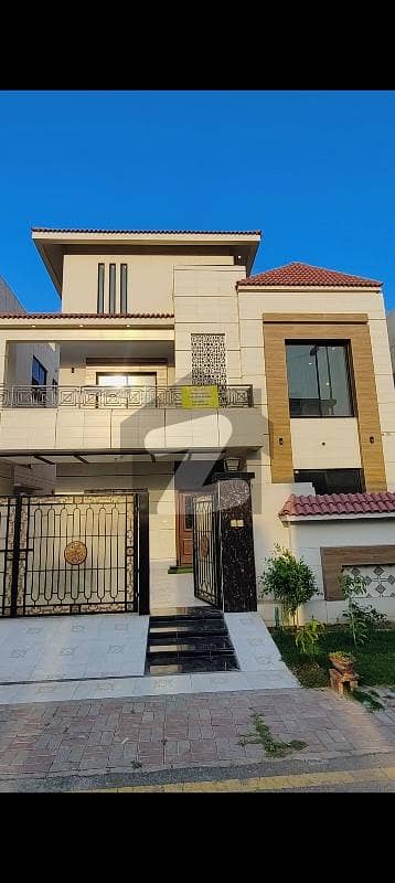 10 Marla House For Sale Hot Location 10 Marla House For Sale Hot Location