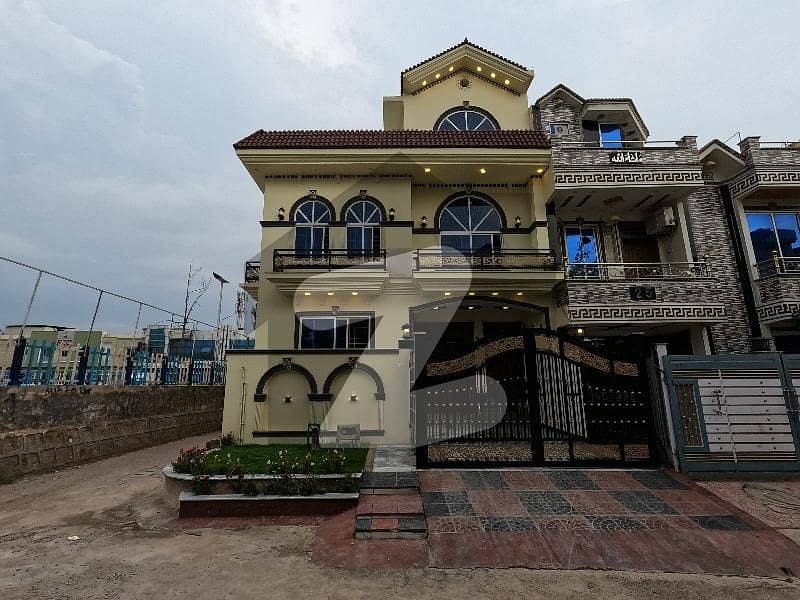 G13 25x40 House available for sale G13 25x40 House available for sale