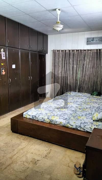 1 Kanal Old Beautiful House Is Available Tufail Road Cantt For Sale