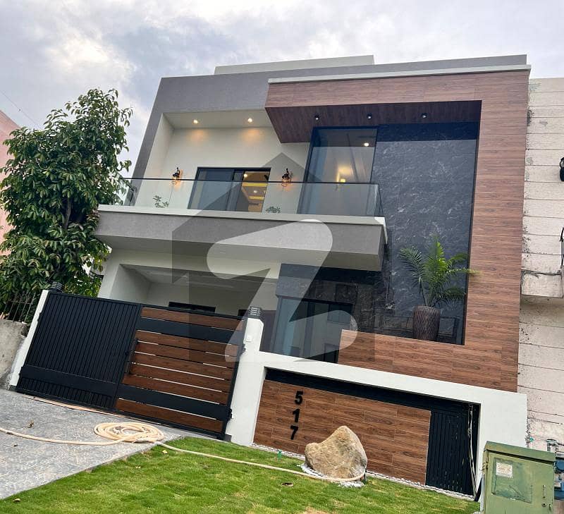House For Sale D-12 House For Sale D-12
