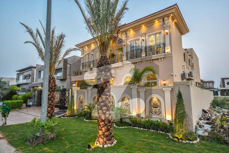 10 MARLA SPANISH DESIGN VILLA NEAR MAIN ROAD 10 MARLA SPANISH DESIGN VILLA NEAR MAIN ROAD