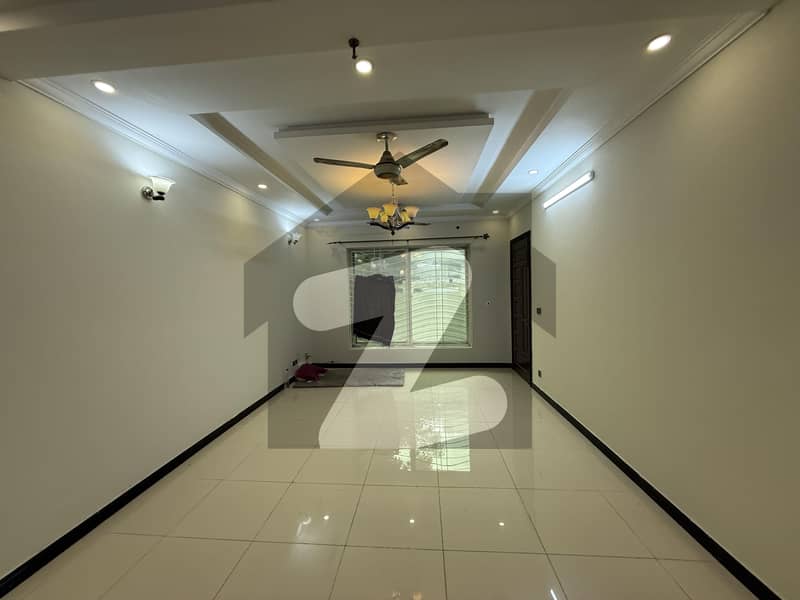 Blue Area Mane Jinnah Avenue Commercial Unit Triple Storey Available For Rent Blue Area Mane Jinnah Avenue Commercial Unit Triple Storey Available For Rent