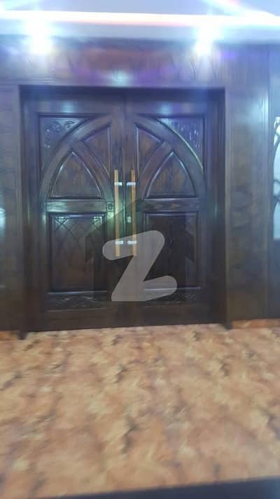 اقبال ایوینیو فیز 1 اقبال ایوینیو,لاہور میں 8 کمروں کا 2 کنال مکان 14.25 کروڑ میں برائے فروخت۔